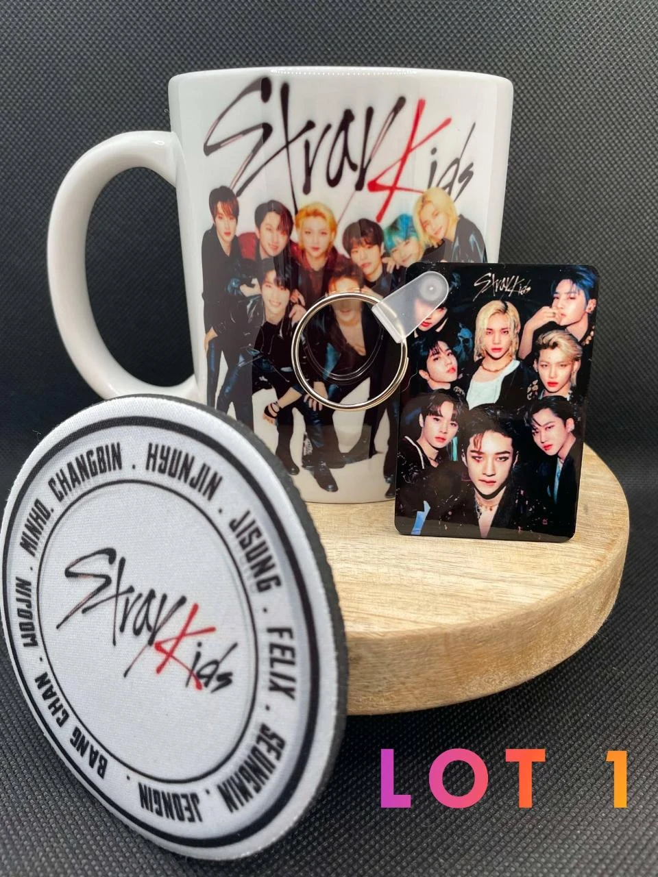 🎁 Coffret Mug – Mug + Porte-clés + Dessous de Tasse – Stray Kids ❤️🧭